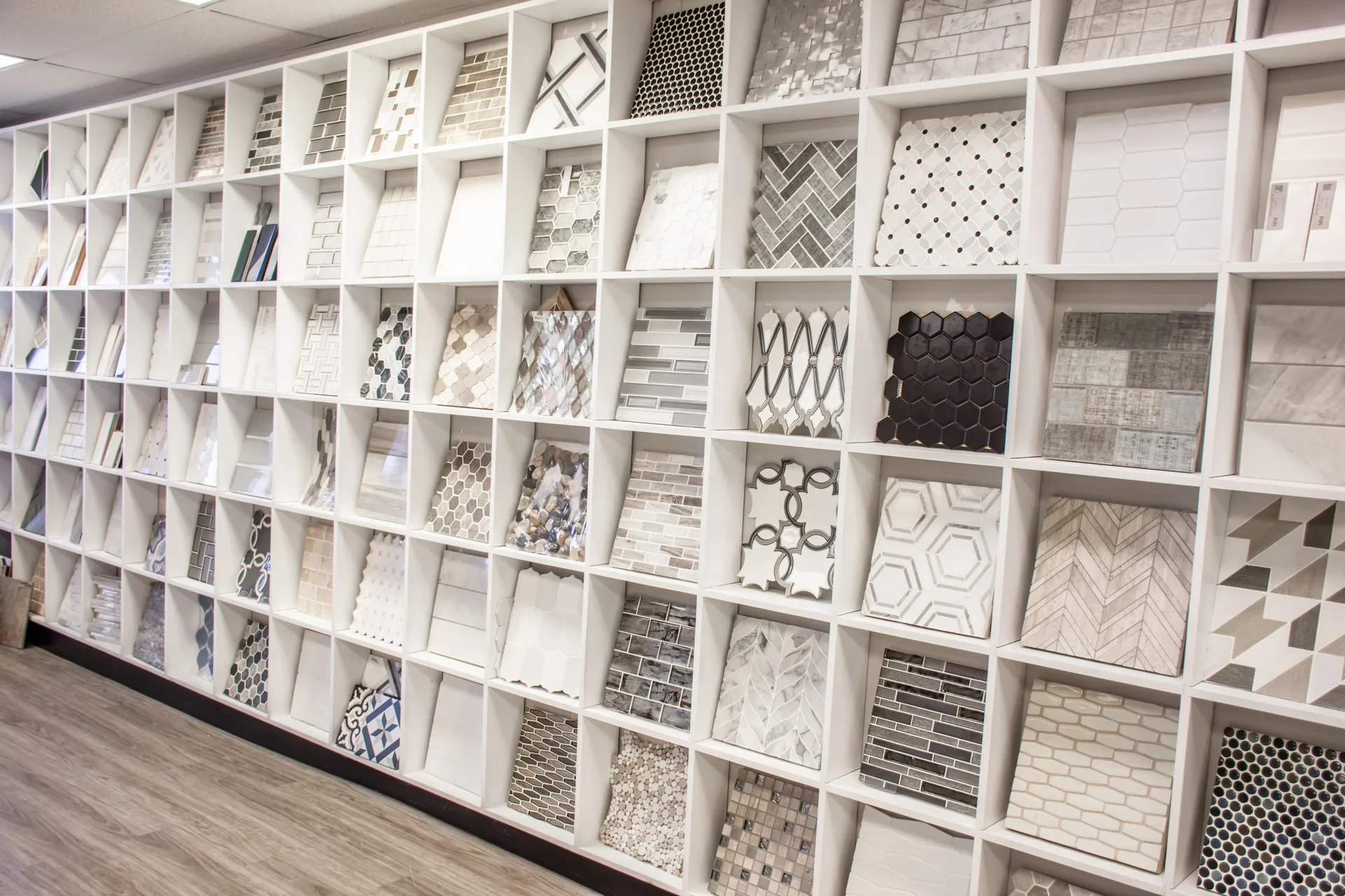 Tiles display and samples