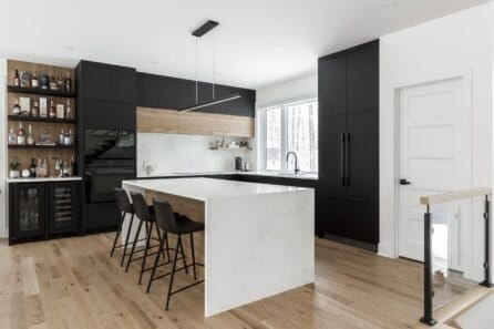 Calacatta Quartz elegant kitchen look that combines style and functionality for a modern experience