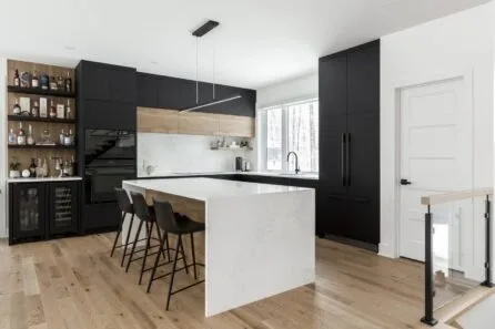 Calacatta Quartz elegant kitchen look that combines style and functionality for a modern experience