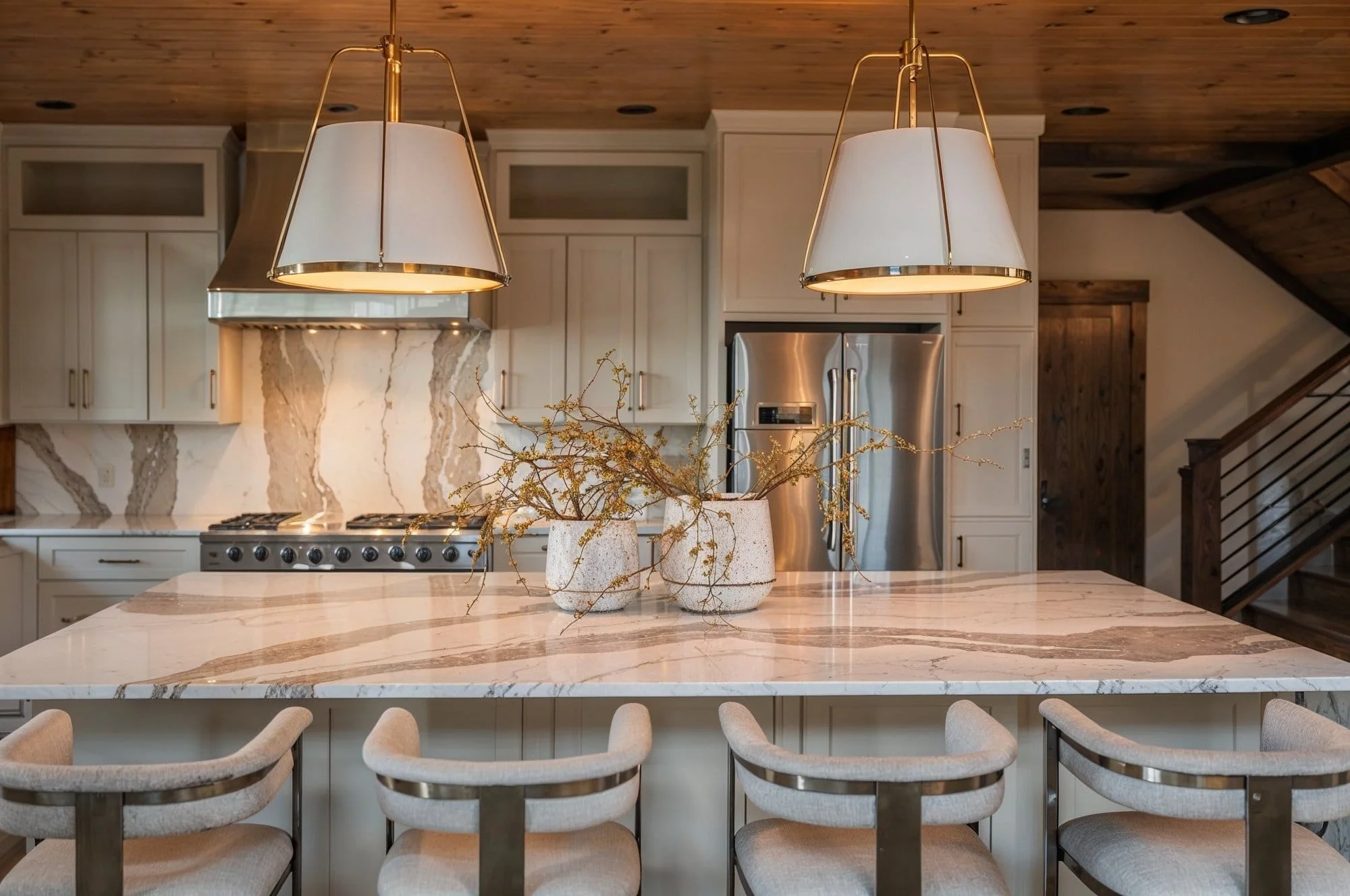 Traditional kitchen quartz countertops